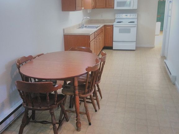 Downstairs eat-in kitchen