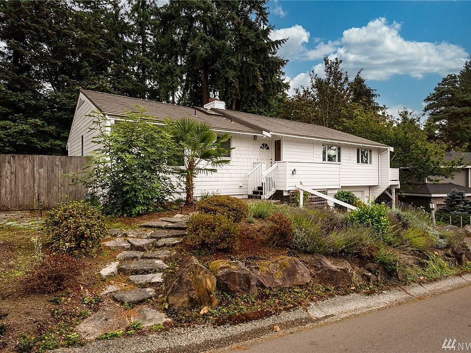 1st image of 4118 107th Pl NE