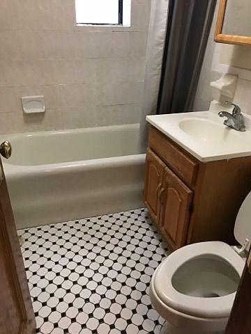 2nd image of 179 Gelston Ave #1R