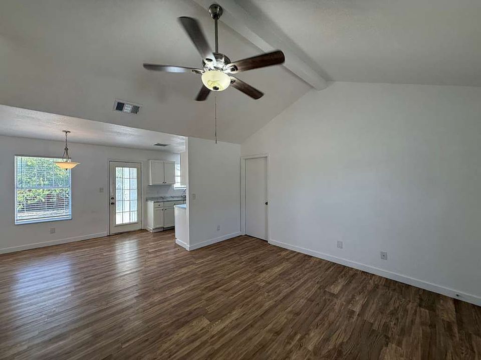 1st image of 5526 Green Grove Dr