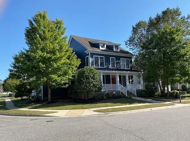 5 bed, 2.5 bath, 3036 sqft, $3,495 — Photo 2