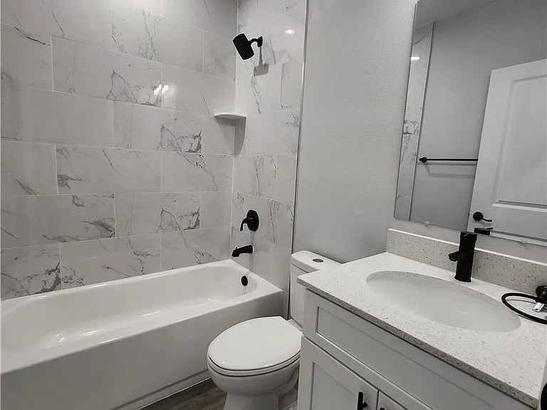 6918 Dickinson Dr — Photo 11