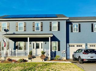 32 Elaine Cir, Springfield, MA 01109