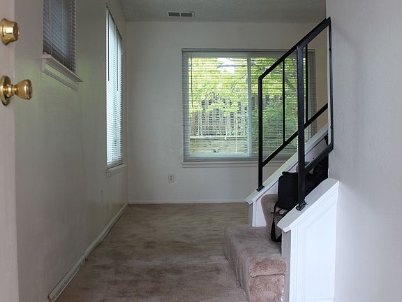 Entry / Living Room