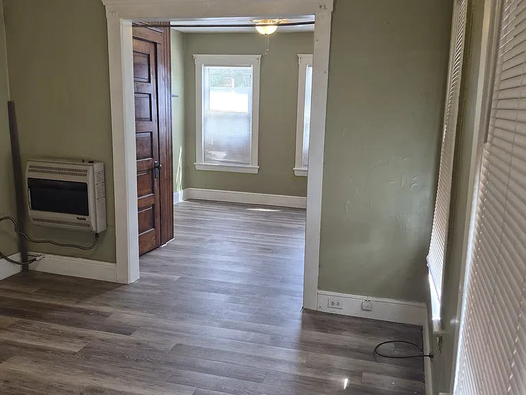 1148 E 63rd St — Photo 5