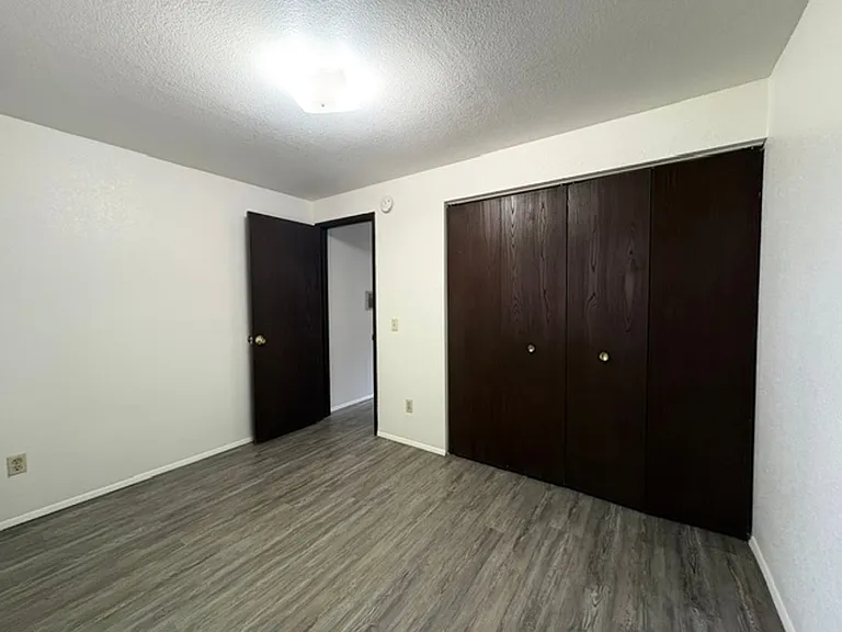 680 D St — Photo 11