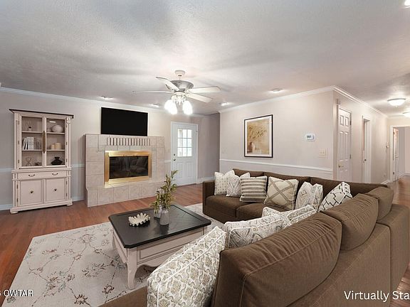 4th image of 812 Pipkin Rd