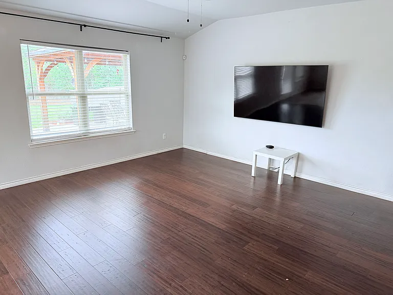 5727 Mountain Hollow Dr — Photo 8