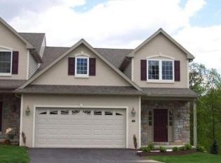 12 Southwoods Dr, Elizabethtown, PA 17022