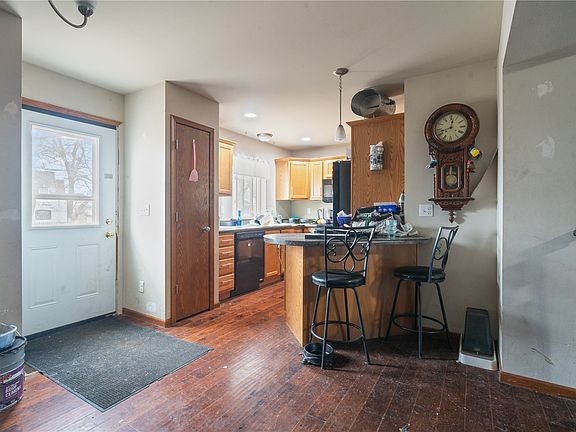 5th image of 702 L St SW