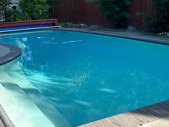 Sparkling clean water