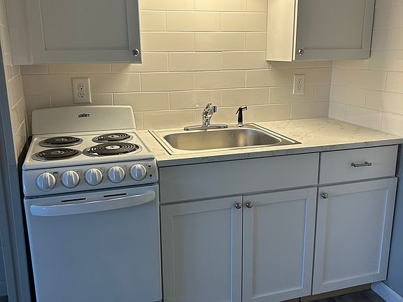2nd image of 4606 California St APT 6