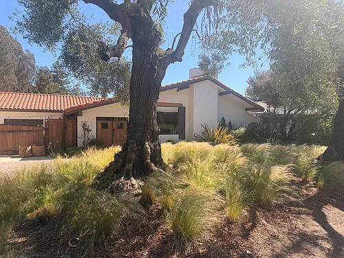 2826 Loraine Ln Photo 1