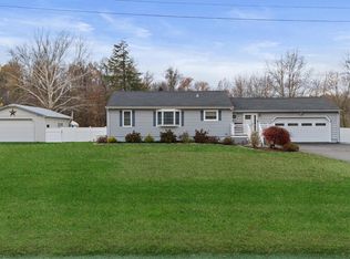 332 Gordon Rd, Robbinsville, NJ 08691