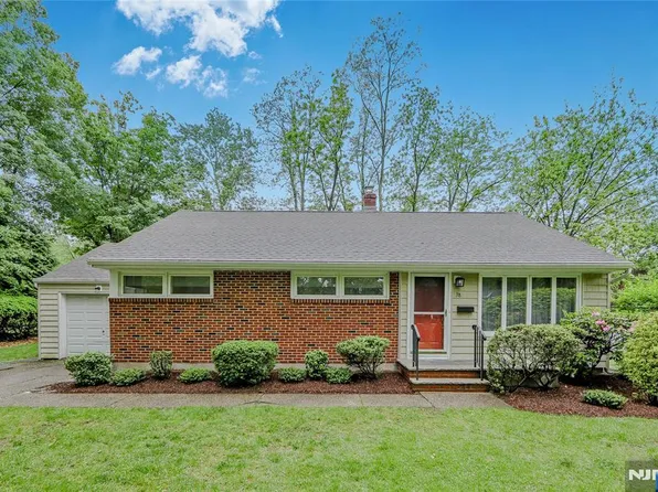 38 Pitcairn Ave, Ho Ho Kus, NJ 07423