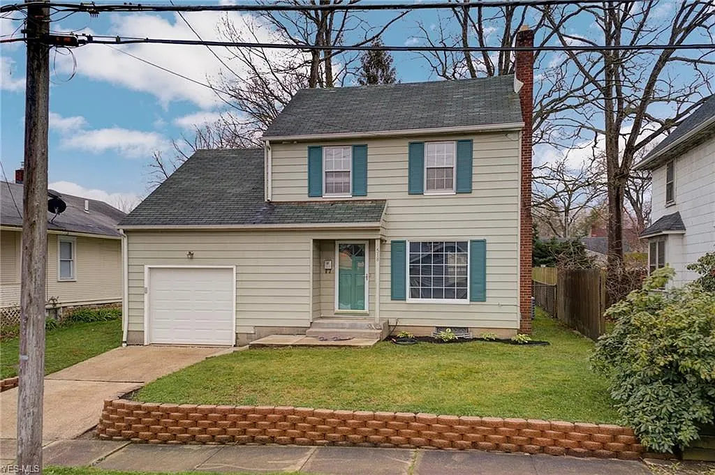 518 Grove Ave photo 1