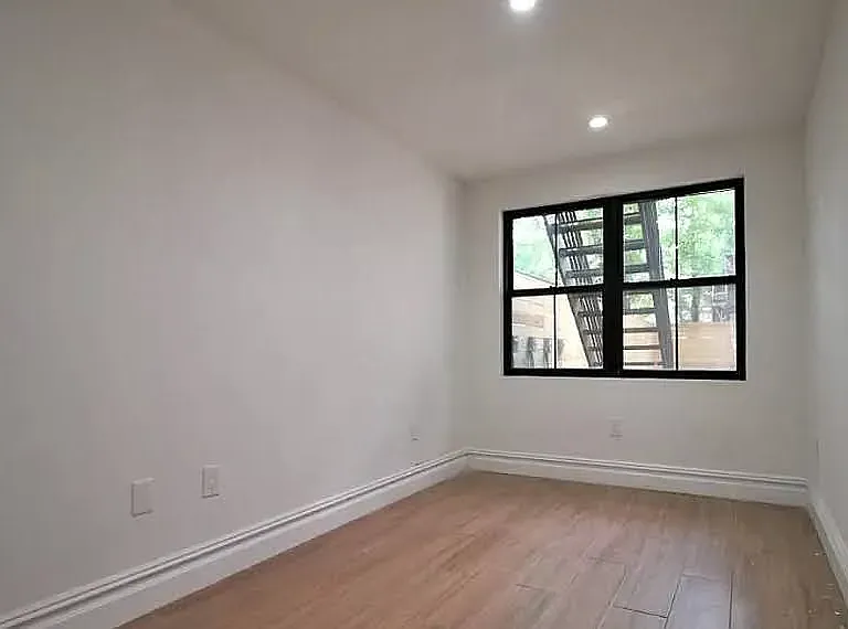 881 Park Ave #1 — Photo 7