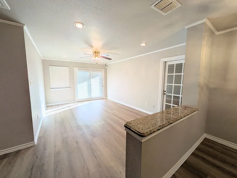 6618 Cloverbend St — Photo 30
