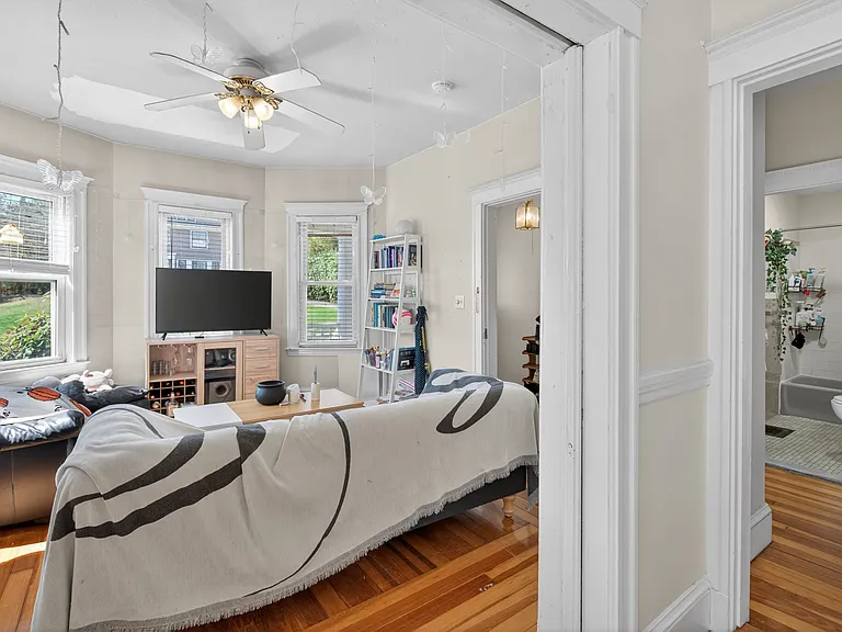 671 Washington St #1 — Photo 3
