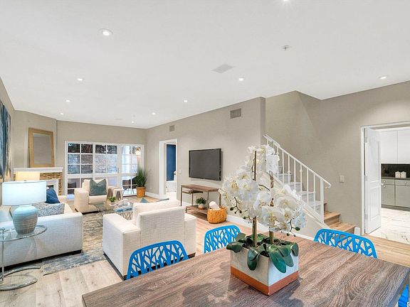 4th image of 851 N San Vicente Blvd APT 116