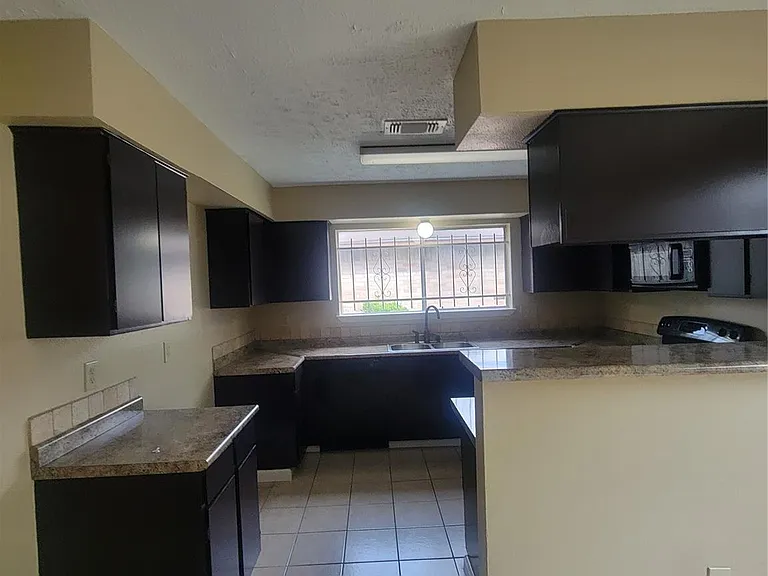 19330 Cypress Bay Dr — Photo 7
