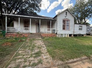 109 E Gooch St, Palestine, TX 75801
