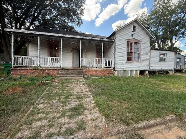 109 E Gooch St, Palestine, TX 75801