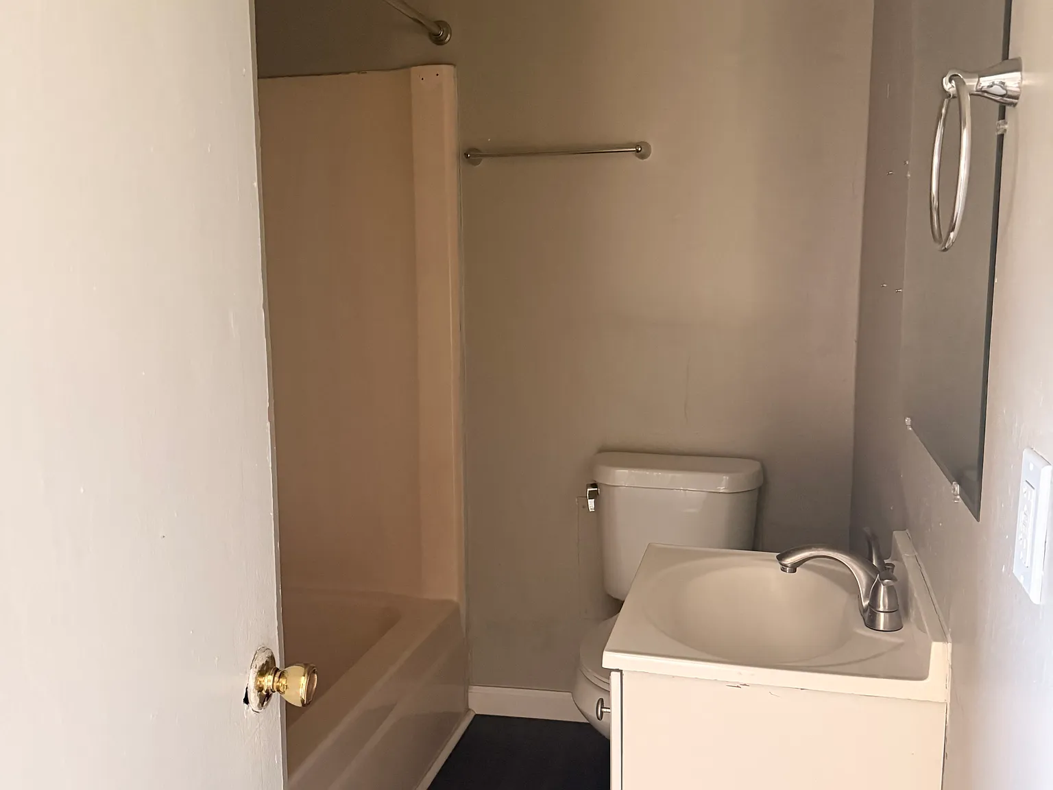 1 bed, $700 — Photo 4