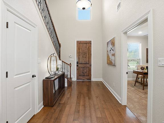 3rd image of 8 WALNUT GROVE RD
