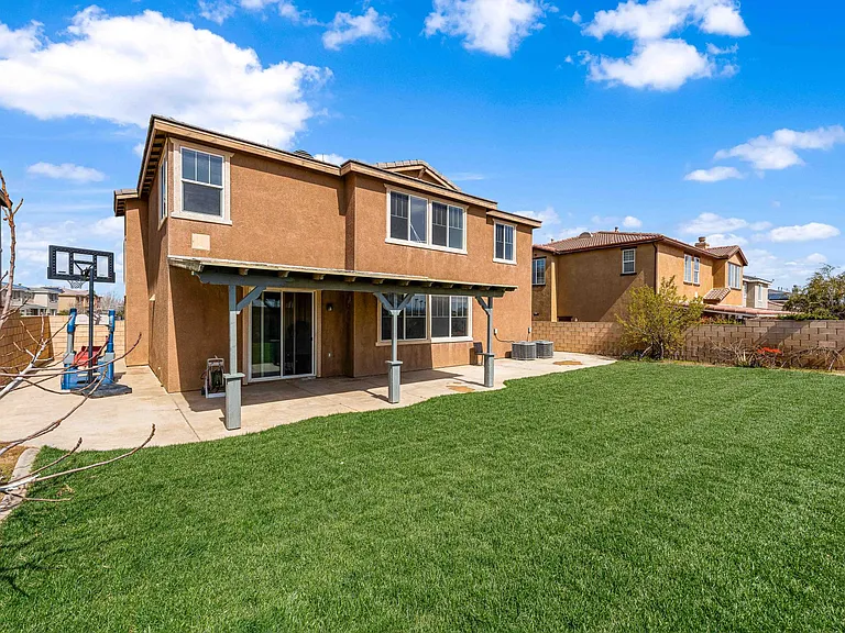 1364 Wellington Dr — Photo 33