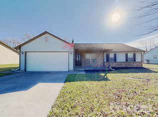 1690 Fountain Lake Dr E, Shelbyville, IN 46176