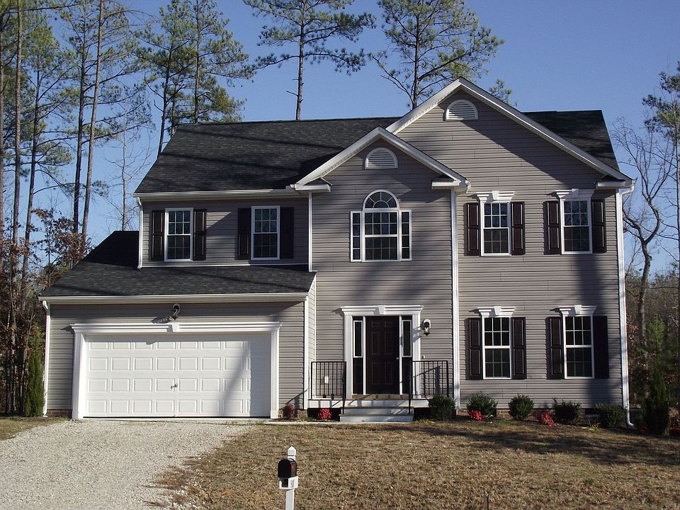 Cul-de-sac, private lot!