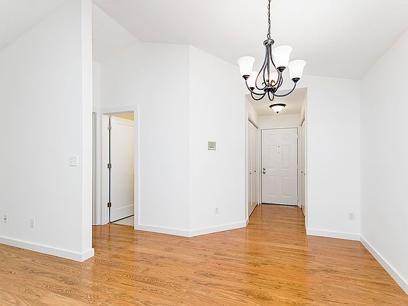 5th image of 4530 Village Ct APT 6