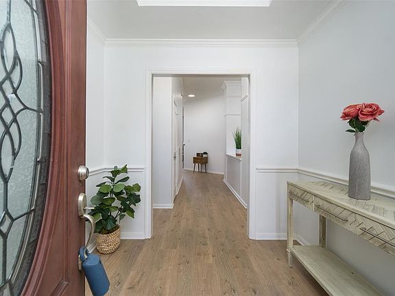 4th image of 307 Torrey Court