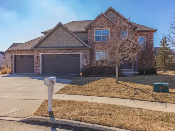 3 Litta Ct, Bloomington, IL 61704