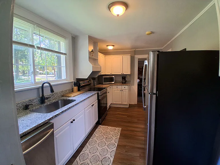 506 Pinckney St — Photo 6