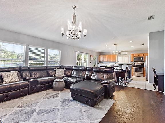 5th image of 12635 Pine Marsh Way