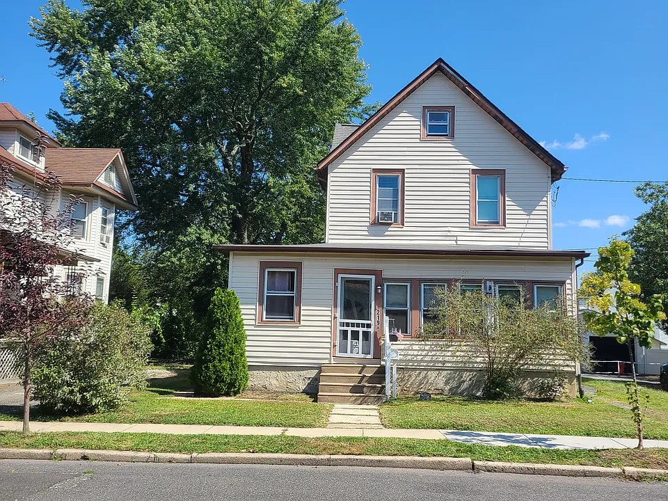 219 Virginia Ave #B