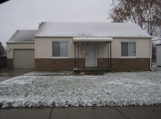 19395 Glenn St, Roseville, MI 48066
