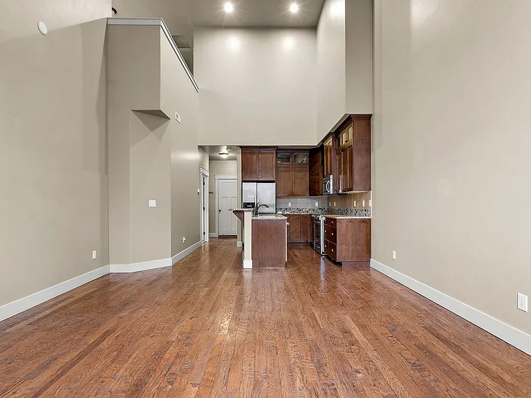 923 S Lone Willow Ave — Photo 3