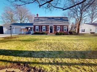 1199 Spring Valley Dr, Erie, PA 16509