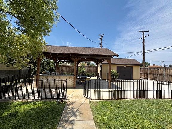 2nd image of 400 W Dengar Ave
