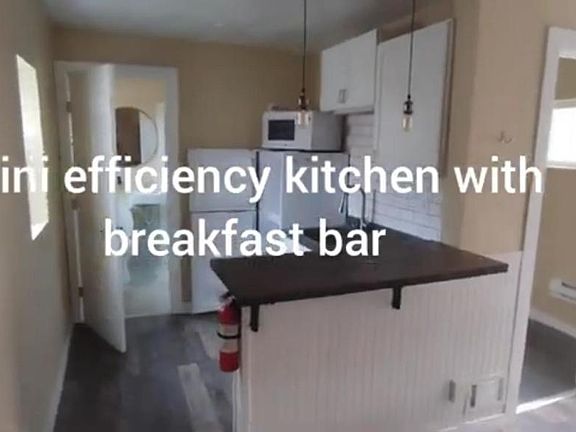 5th image of 722 E 5th St APT 3