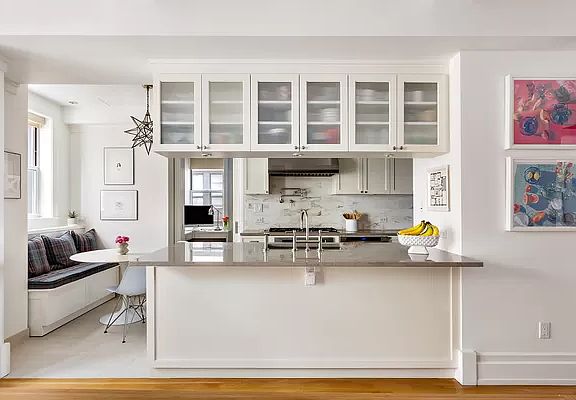 4th image of 845 W End Ave APT 10D