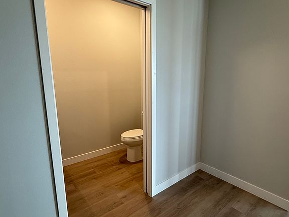 4th image of 4470 24th Ave S #601