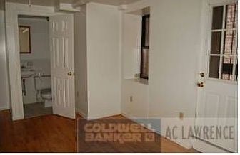 3rd image of 115 Thompson St