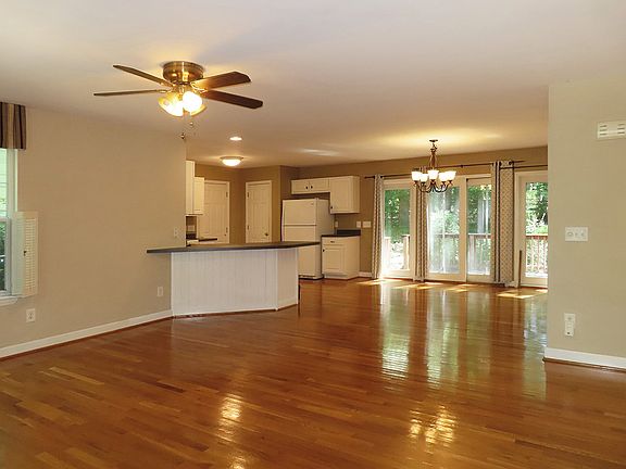 3rd image of 205 S English Hill Ln