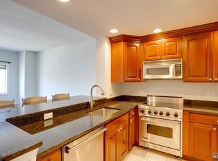 5510 City Pl #5510, Edgewater, NJ 07020