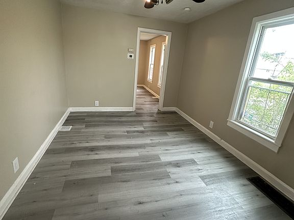 4th image of 12935 McGowan Ave