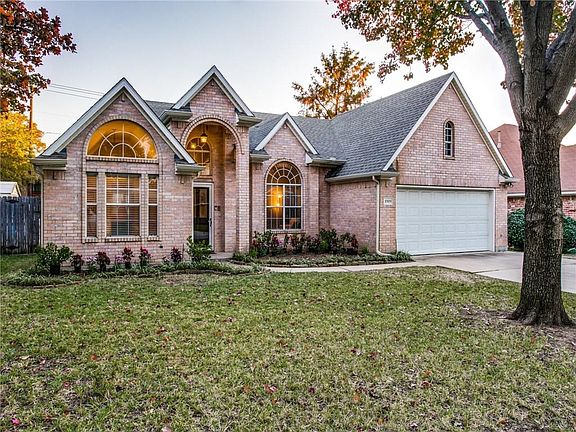 3rd image of 1909 Wood Creek Dr